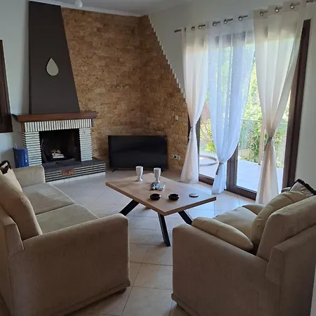 παραδοσιακη λαζαρατα Vakantiehuis *